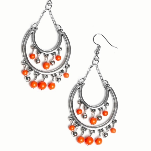 Free-Spirited Spirit - Picture 2 of 2